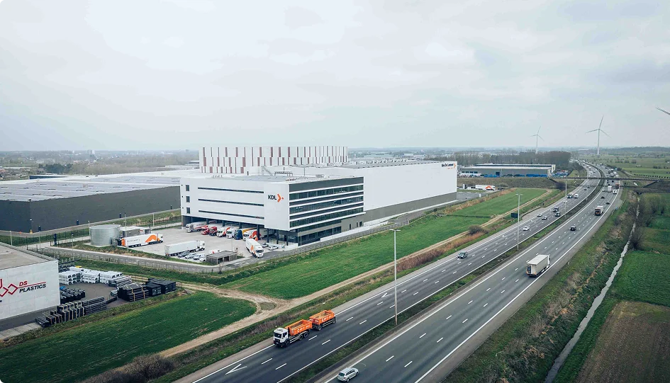 Afgewerkte gevel met elastische voegen