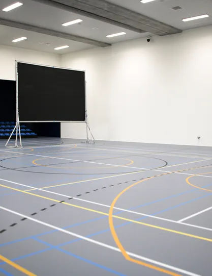 De sporthal van het arresthuis